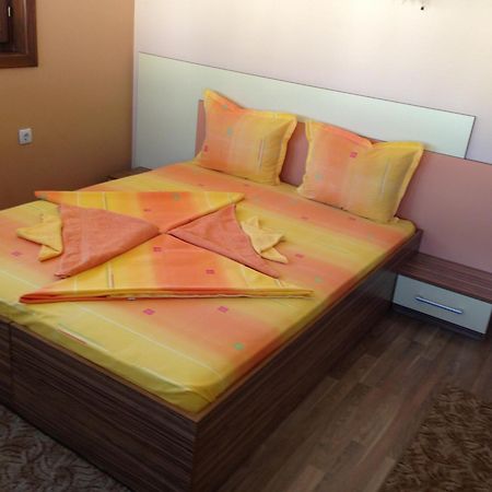 Guest House Lori Тетевен Стая снимка