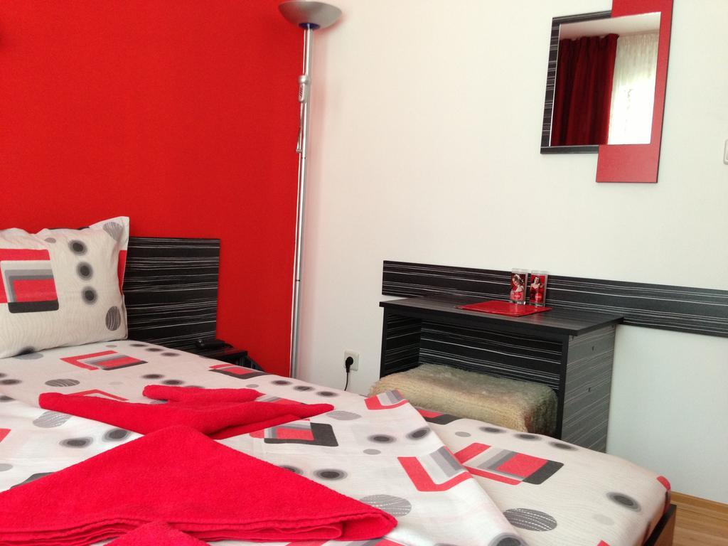Guest House Lori Тетевен Стая снимка