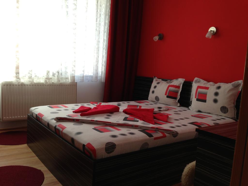 Guest House Lori Тетевен Стая снимка