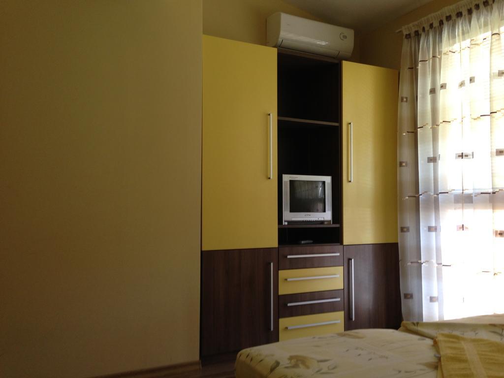 Guest House Lori Тетевен Екстериор снимка