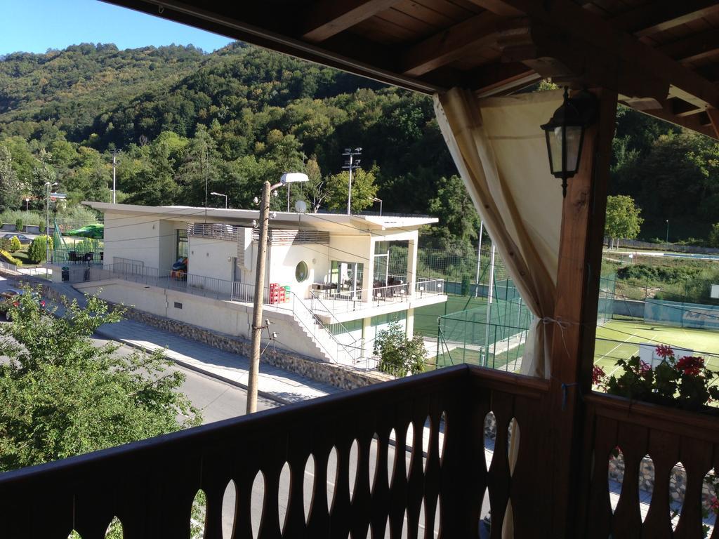 Guest House Lori Тетевен Екстериор снимка
