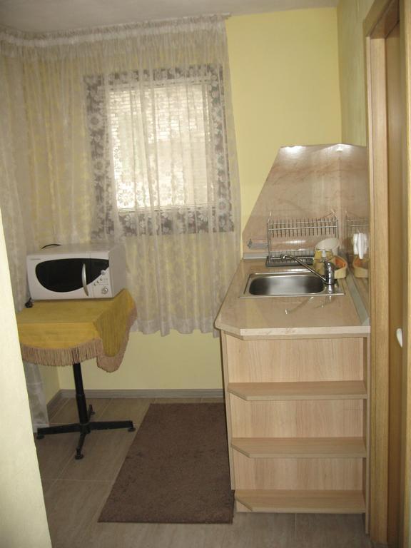 Guest House Lori Тетевен Екстериор снимка